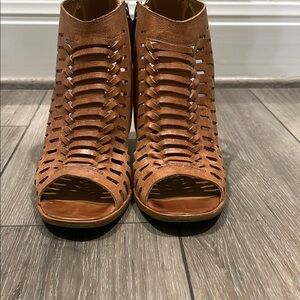 Paul Green Tan Ankle Boots with Leather Straps and Block Heel